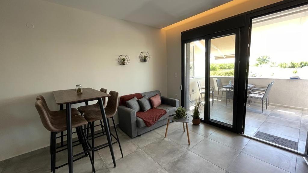 Thalassa Apartment Néa Péramos Eksteriør billede