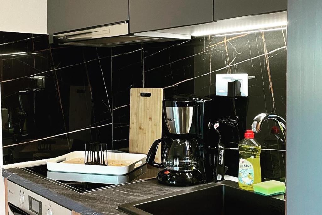 Thalassa Apartment Néa Péramos Eksteriør billede